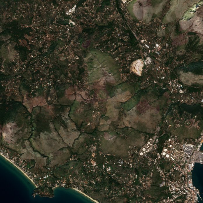 A Gaeta térségében pusztító tűz leégett területe műholdról, 2026. szeptember 23.