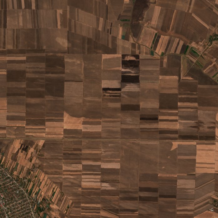 A Moţăţei térségében pusztító tűz leégett területe műholdról, 2026. október 1.