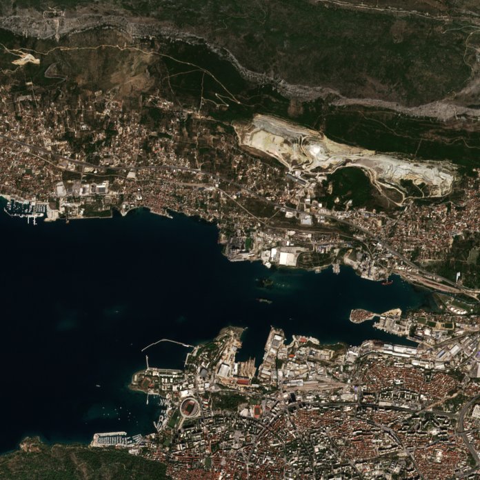 A Split térségében pusztító tűz leégett területe műholdról, 2026. szeptember 30.