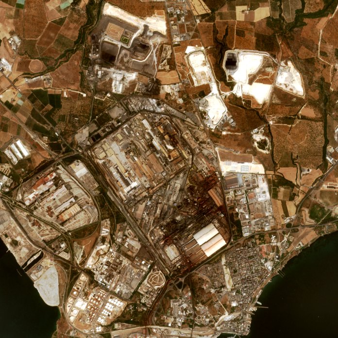Leégett terület műholdról — Taranto