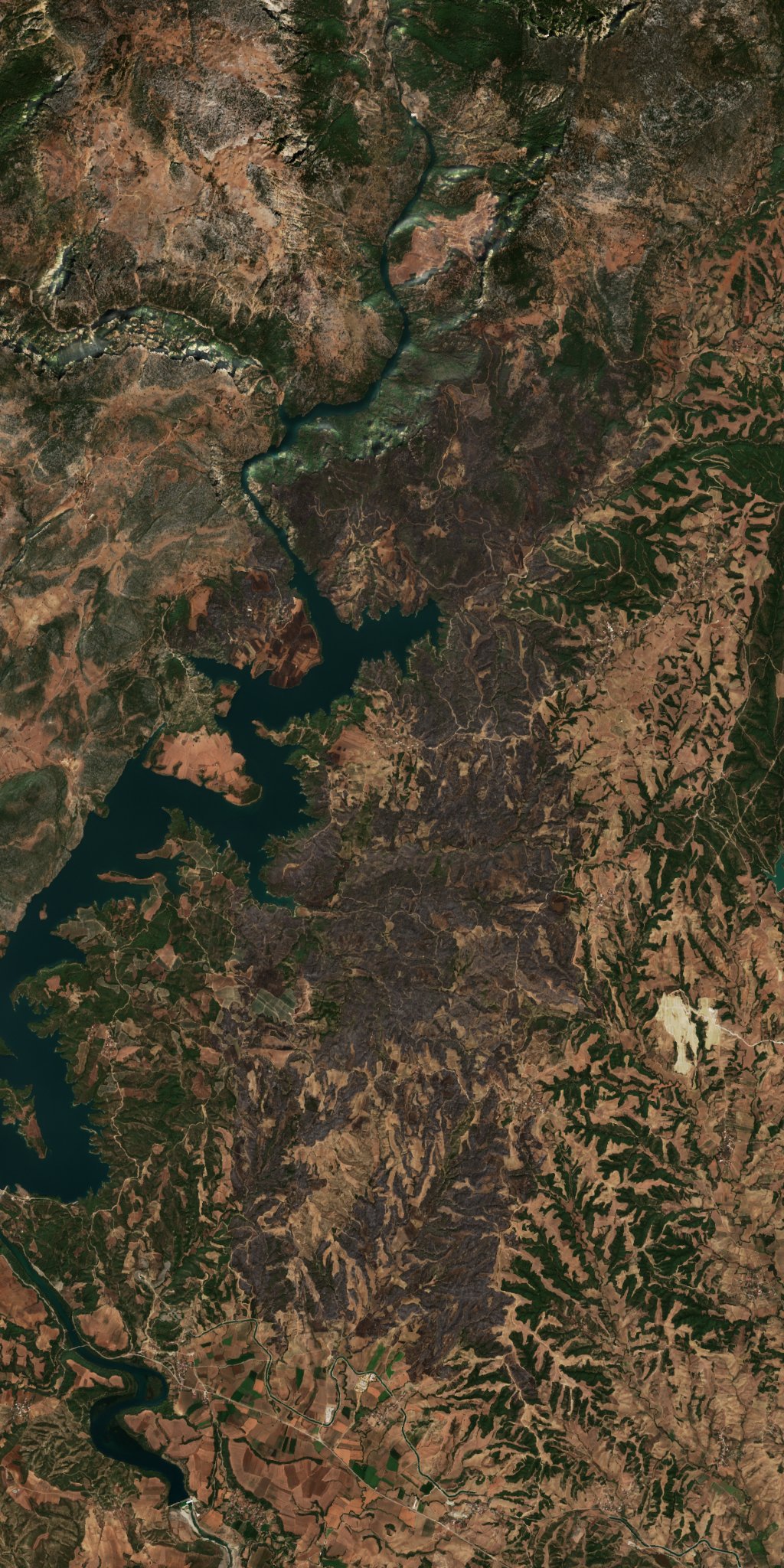 A Tepecikören térségében pusztító tűz leégett területe műholdról, 2026. szeptember 11.