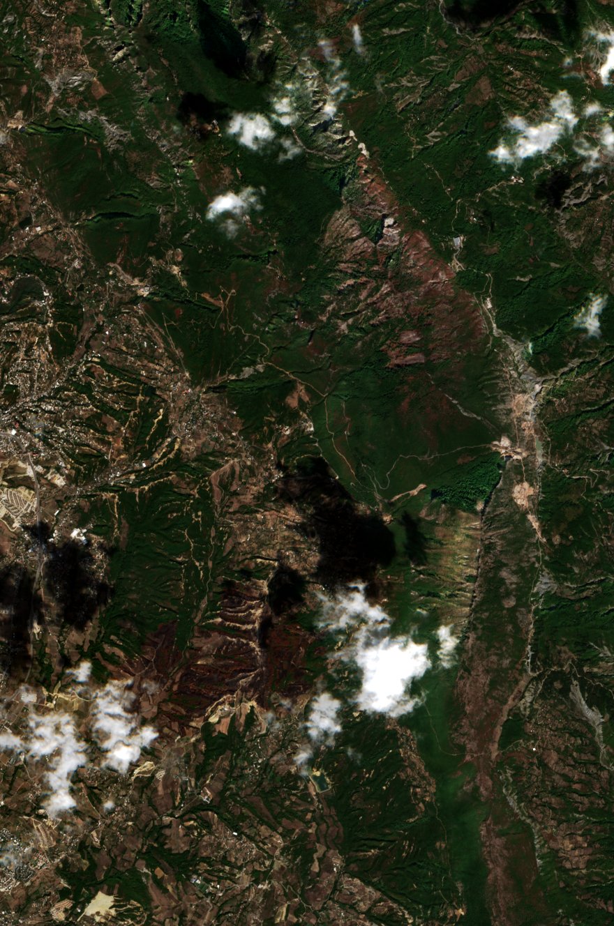 Leégett erdő Albánia — Sentinel-2 műholdfelvétel, 2026-09-27